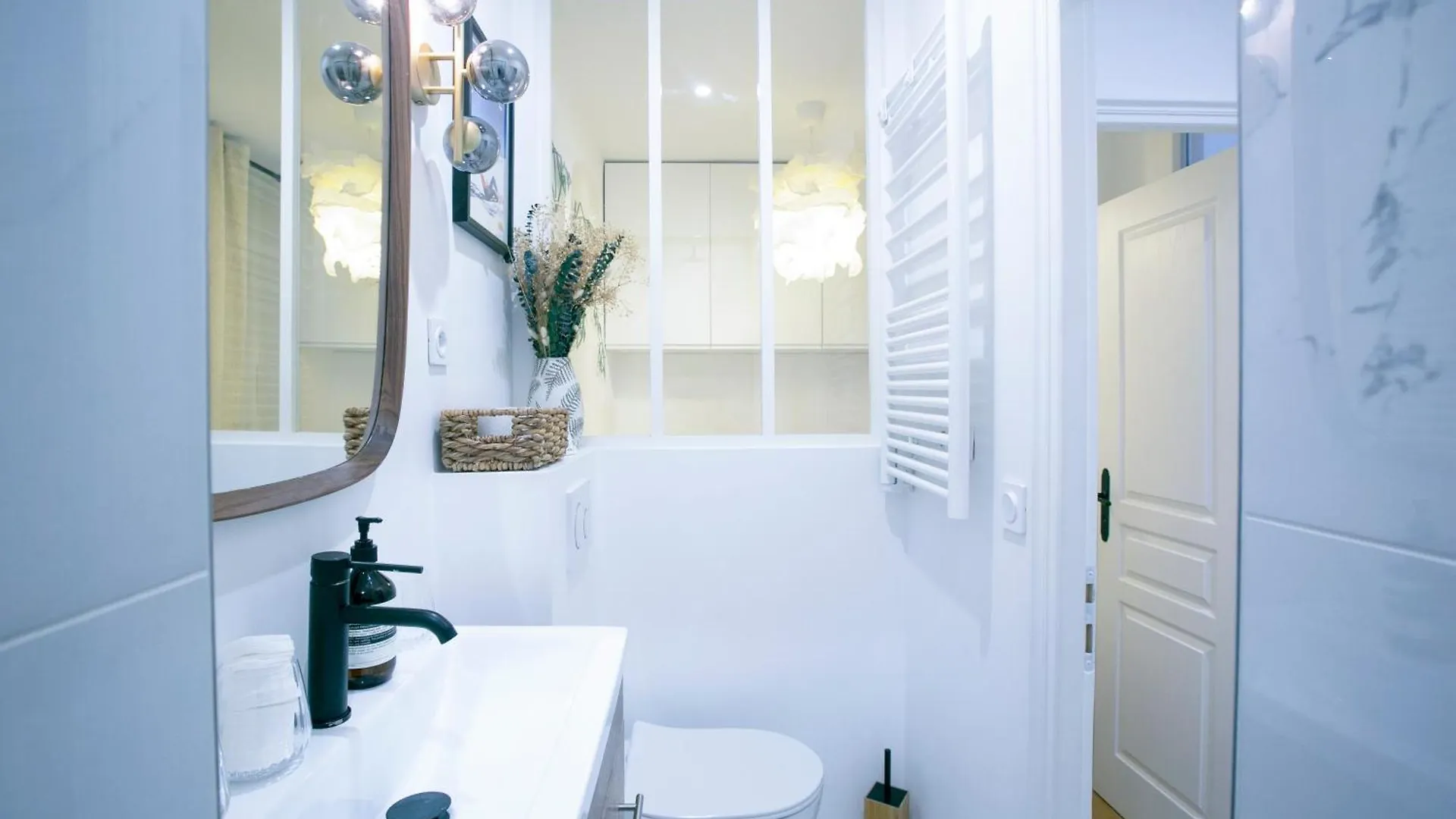 Lovely Apartment Near By Eiffel Tower - V90 Paris 0*,  França